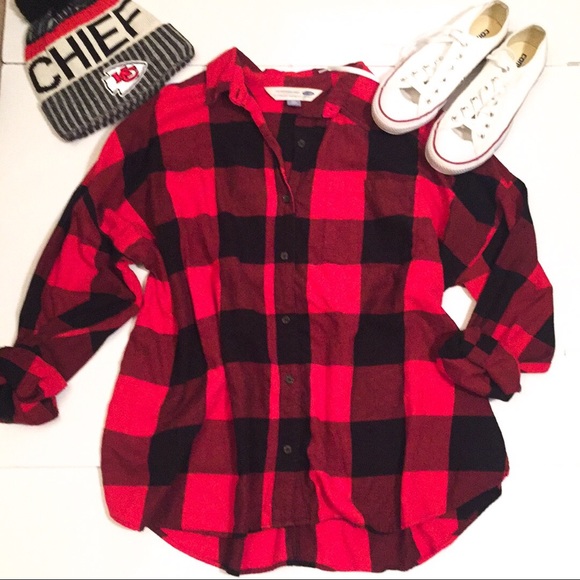 Old Navy Tops - Old Navy / Red Buffalo Check Boyfriend Flannel